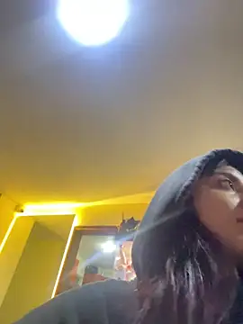 Snapshot of Mia_fiire chatting on 06/18/26, 03:07 Mia fiire online show from 06/18/26, 03:07