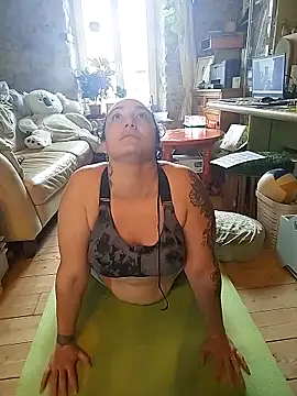 Snapshot of BBWorking chatting on 03/13/26, 10:44 BBWorking online show from 03/13/26, 10:44