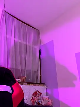 lina10  online show from 12/02/25, 11:34