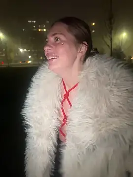 Snapshot of MilenaLuxury chatting on 12/02/25, 07:42 MilenaLuxury online show from 12/02/25, 07:42