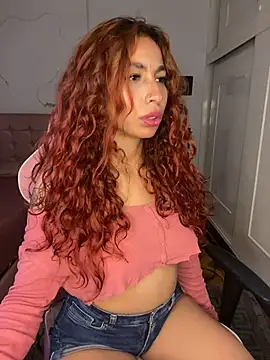 Snapshot of PrettyChloe_ chatting on 05/19/26, 06:58 PrettyChloe online show from 05/19/26, 06:58