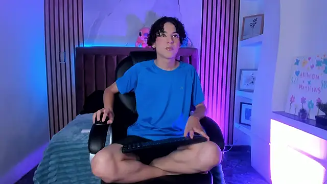 SthepanodiMonaco online show from 04/17/26, 03:20