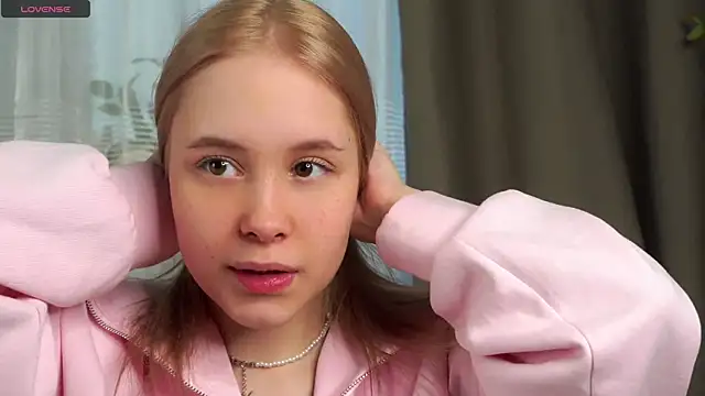 Snapshot of AunclreaVache chatting on 03/28/26, 10:59 AunclreaVache online show from 03/28/26, 10:59