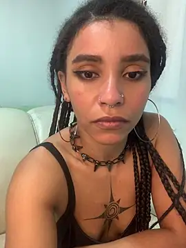 Snapshot of Lillith_Bloom chatting on 04/03/26, 02:48 Lillith Bloom online show from 04/03/26, 02:48