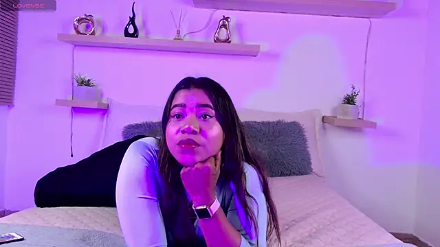 Lunaartistry online show from 11/29/25, 02:58