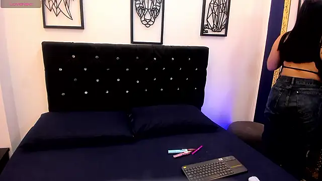 Snapshot of AgathaMyller chatting on 03/09/26, 12:42 AgathaMyller online show from 03/09/26, 12:42