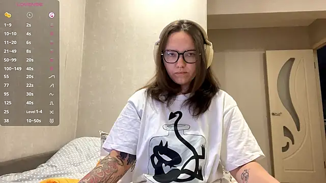 KerriMcbreen online show from 12/23/25, 03:04