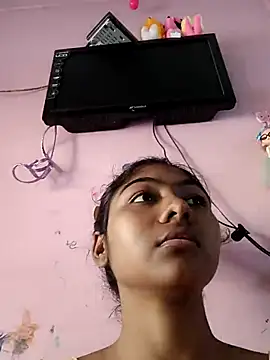 Cute diya023 online show from 03/18/26, 04:15