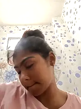 Snapshot of Cute_diya023 chatting on 06/11/26, 03:04 Cute diya023 online show from 06/11/26, 03:04