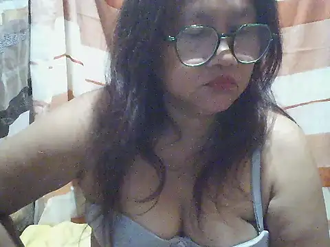 Snapshot of fireflower70 chatting on 02/21/26, 12:17 fireflower70 online show from 02/21/26, 12:17