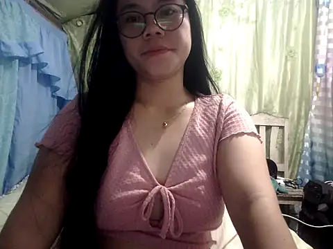 Snapshot of xxdreamgirl69 chatting on 05/19/26, 10:27 xxdreamgirl69 online show from 05/19/26, 10:27