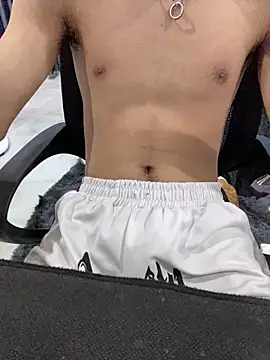 xiao men online show from 12/21/25, 08:21