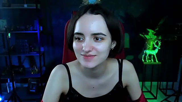 Snapshot of KateWillows chatting on 03/08/26, 04:38 KateWillows online show from 03/08/26, 04:38