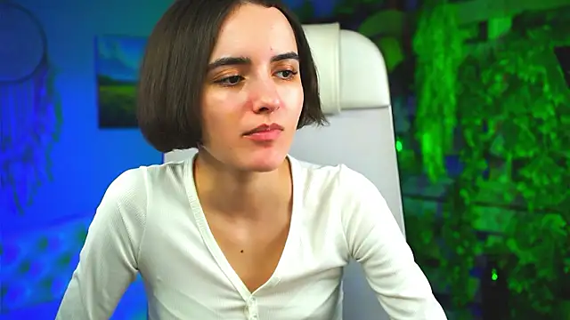 Snapshot of KateWillows chatting on 03/10/26, 08:19 KateWillows online show from 03/10/26, 08:19