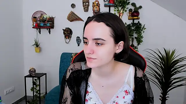 Snapshot of KateWillows chatting on 03/12/26, 04:51 KateWillows online show from 03/12/26, 04:51