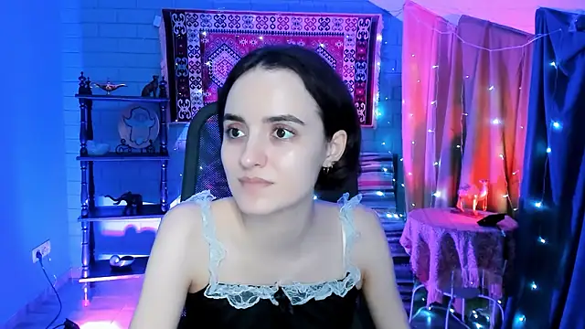 Snapshot of KateWillows chatting on 03/13/26, 07:04 KateWillows online show from 03/13/26, 07:04