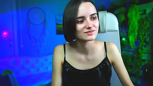 Snapshot of KateWillows chatting on 03/23/26, 08:40 KateWillows online show from 03/23/26, 08:40