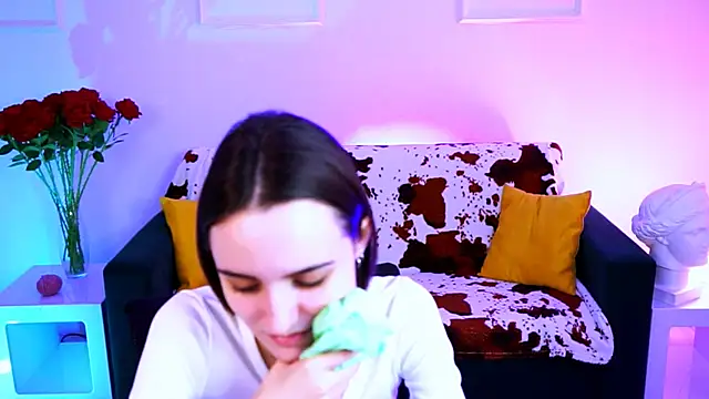 Snapshot of KateWillows chatting on 03/24/26, 09:03 KateWillows online show from 03/24/26, 09:03