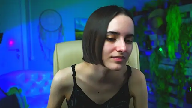 Snapshot of KateWillows chatting on 03/29/26, 08:14 KateWillows online show from 03/29/26, 08:14