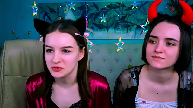 Snapshot of KateWillows chatting on 04/11/26, 04:28 KateWillows online show from 04/11/26, 04:28