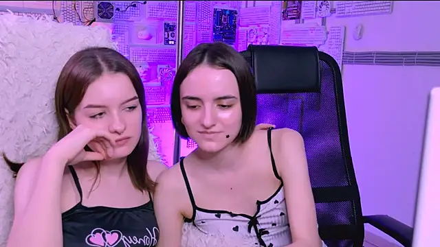 Snapshot of KateWillows chatting on 04/16/26, 06:58 KateWillows online show from 04/16/26, 06:58