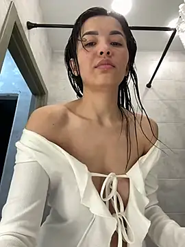 Snapshot of cordeliawow chatting on 04/06/26, 06:31 cordeliawow online show from 04/06/26, 06:31