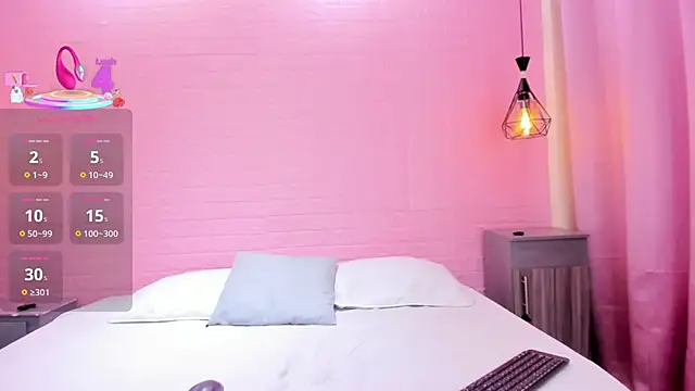 AlexandraMiller online show from 12/04/25, 12:25