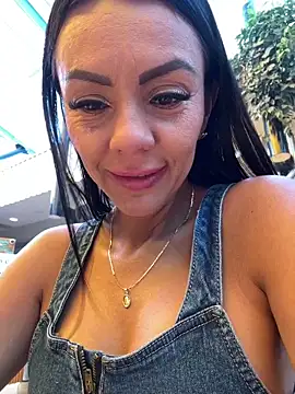 Snapshot of SofhiaTaylor chatting on 02/12/26, 07:53 SofhiaTaylor online show from 02/12/26, 07:53