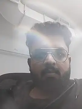 Snapshot of mrwhoti chatting on 11/28/25, 02:20 mrwhoti online show from 11/28/25, 02:20