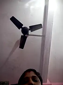 Snapshot of Sweet_rasmalai_khao chatting on 12/21/25, 03:46 Sweet rasmalai khao online show from 12/21/25, 03:46