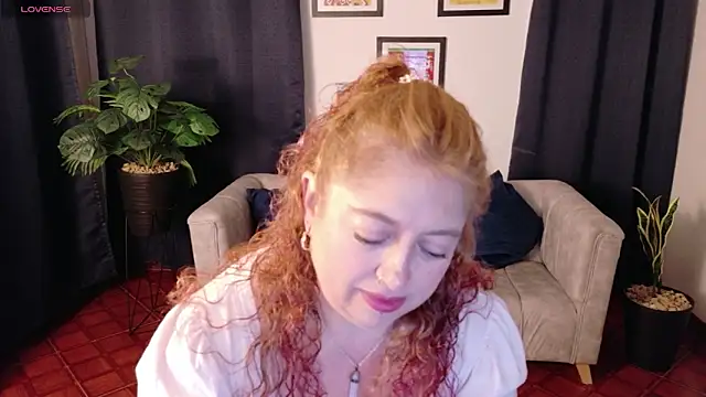 Snapshot of MilfArlet chatting on 01/14/26, 01:28 MilfArlet online show from 01/14/26, 01:28