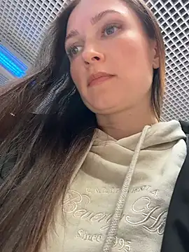 ZaraHill online show from 12/05/25, 03:48