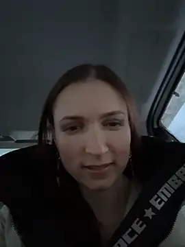 ZaraHill online show from 12/21/25, 02:51