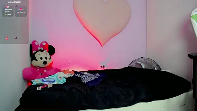 Mishell hot  online show from 12/02/25, 07:53