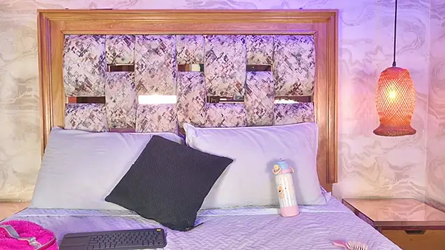 Snapshot of emily_dempsey chatting on 03/26/26, 07:08 emily dempsey online show from 03/26/26, 07:08