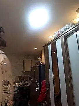 Snapshot of lolotheone chatting on 04/17/26, 12:24 lolotheone online show from 04/17/26, 12:24