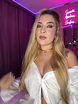 Snapshot of AlyonaWester_ chatting on 02/13/26, 09:33 AlyonaWester online show from 02/13/26, 09:33