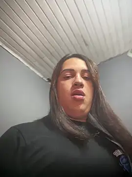 Snapshot of larysinha chatting on 07/19/26, 04:44 larysinha online show from 07/19/26, 04:44