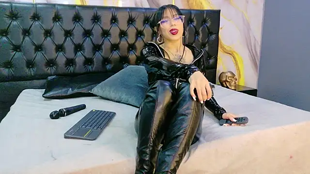 MilaDeRoux online show from 03/26/26, 04:29