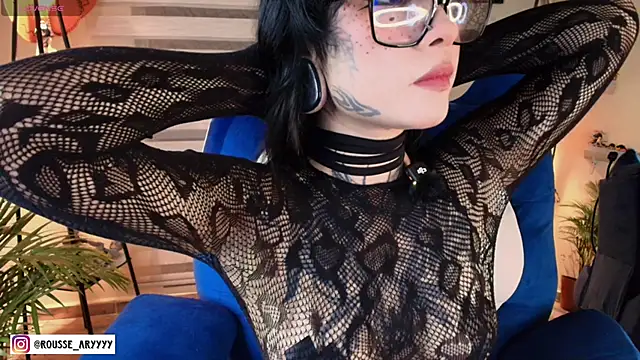 Snapshot of AryRousse chatting on 04/22/26, 02:14 AryRousse online show from 04/22/26, 02:14