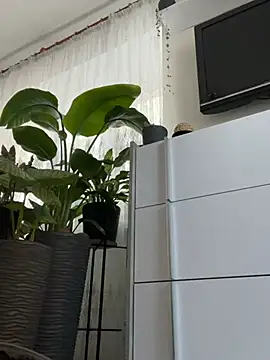 Snapshot of s4rah chatting on 03/05/26, 12:12 s4rah online show from 03/05/26, 12:12