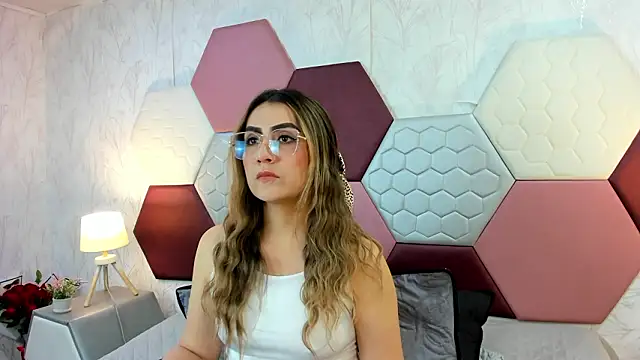 AriaRous online show from 02/28/26, 03:24