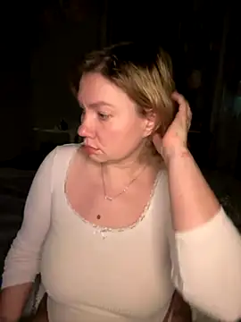 Lola kiss me online show from 12/01/25, 09:20