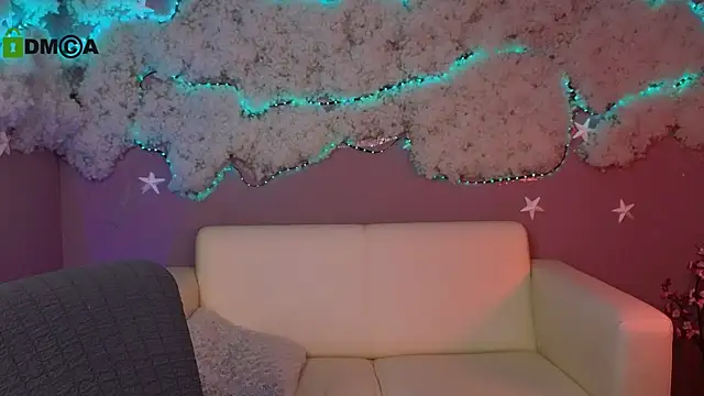 Snapshot of mikameovv chatting on 03/13/26, 09:32 mikameovv online show from 03/13/26, 09:32