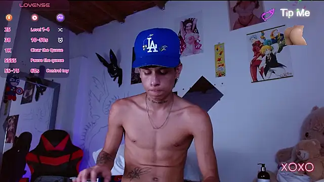 Snapshot of Jake_beach_ chatting on 04/18/26, 07:07 Jake beach online show from 04/18/26, 07:07