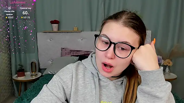 MilanaXHoney online show from 02/19/26, 01:01