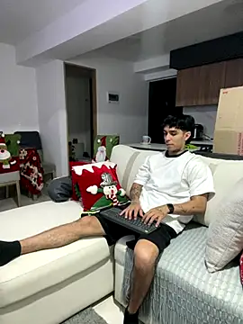 Snapshot of liorvante chatting on 12/22/25, 01:46 liorvante online show from 12/22/25, 01:46