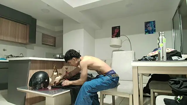 Snapshot of liorvante chatting on 04/08/26, 02:11 liorvante online show from 04/08/26, 02:11