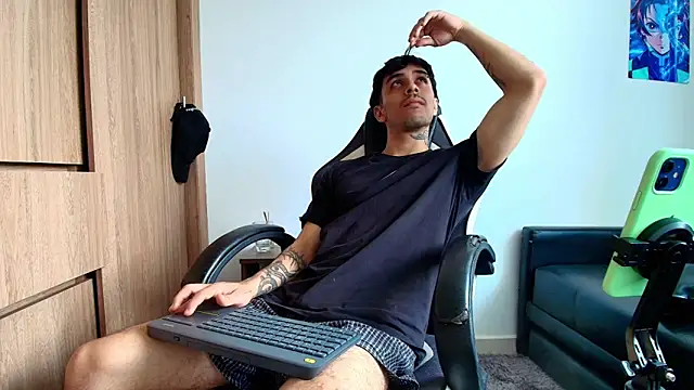 Snapshot of liorvante chatting on 04/25/26, 05:10 liorvante online show from 04/25/26, 05:10