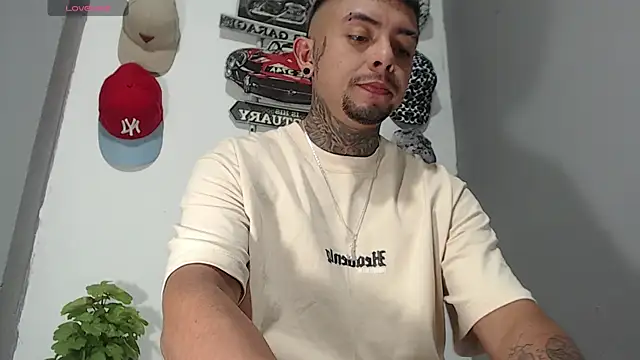 Snapshot of BASTIAN_NICOLAS_ chatting on 02/19/26, 10:06 BASTIAN NICOLAS online show from 02/19/26, 10:06